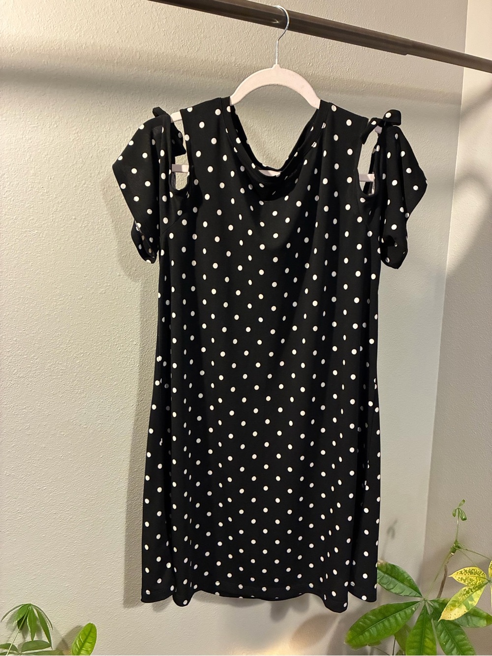 MNG Basics Polka Dot Shift Dress – Size Medium 🖤